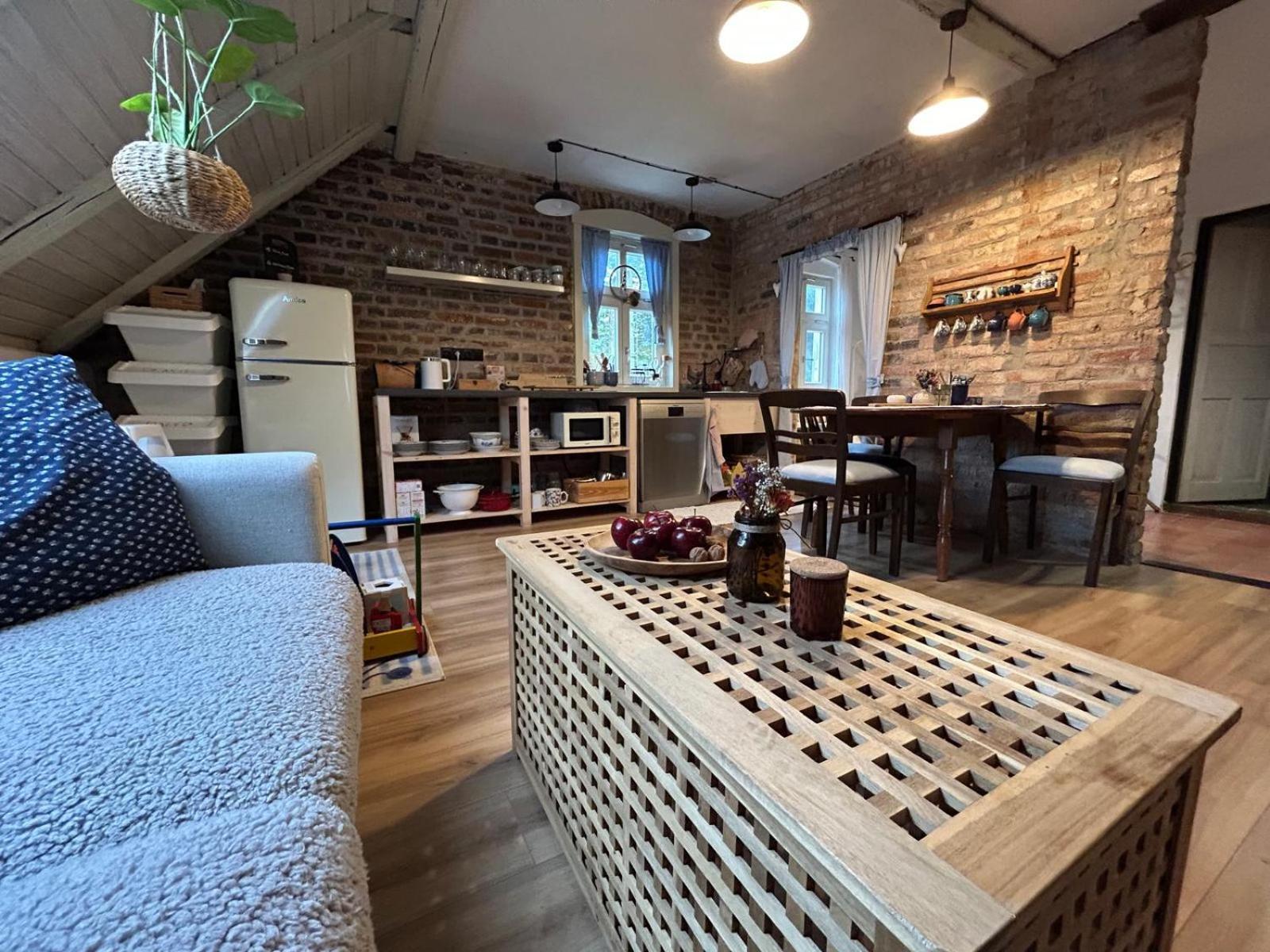 Apartmany Maly Princ ฮอร์นีบลาทนา ภายนอก รูปภาพ